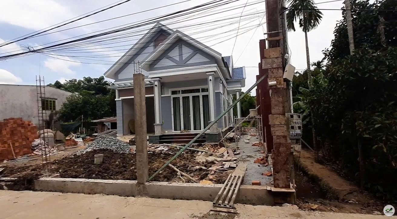 Mẫu nhà được thi công ngoài công trường